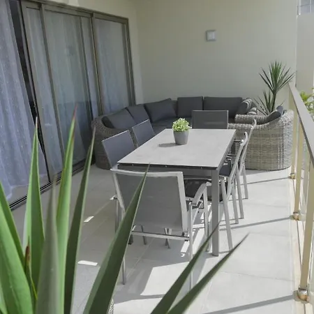 Luxury Oasis Sea View Apartment Portimão