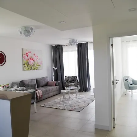 Luxury Oasis Sea View Apartment