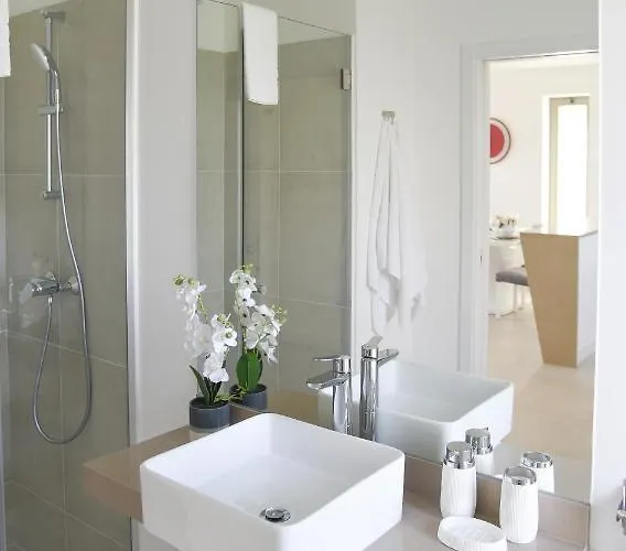 Luxury Oasis Sea View Apartamento *