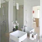 Luxury Oasis Sea View Apartament *